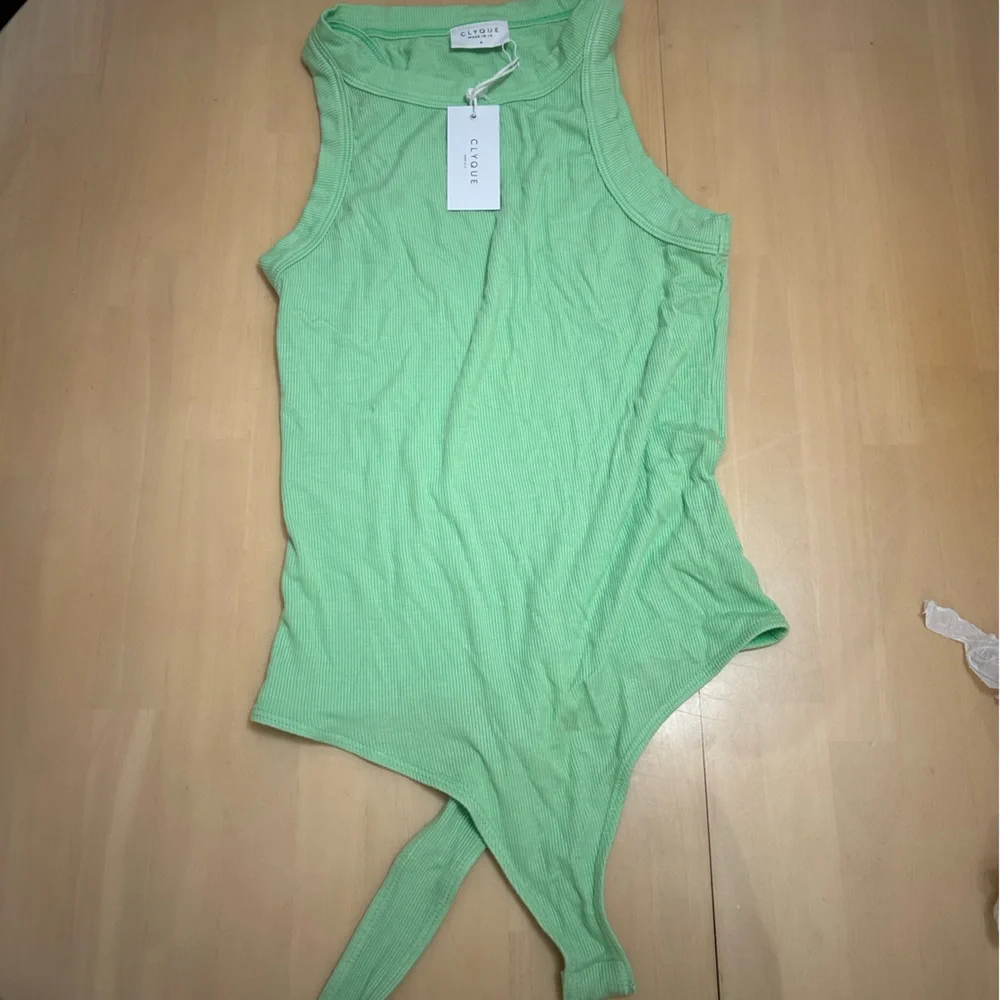Clyque green bodysuit - Picture 2 of 3